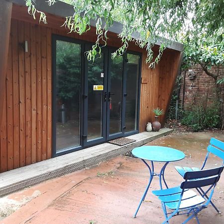 The Cabin Bed & Breakfast Flore Luaran gambar