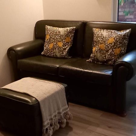 The Cabin Bed & Breakfast Flore Luaran gambar