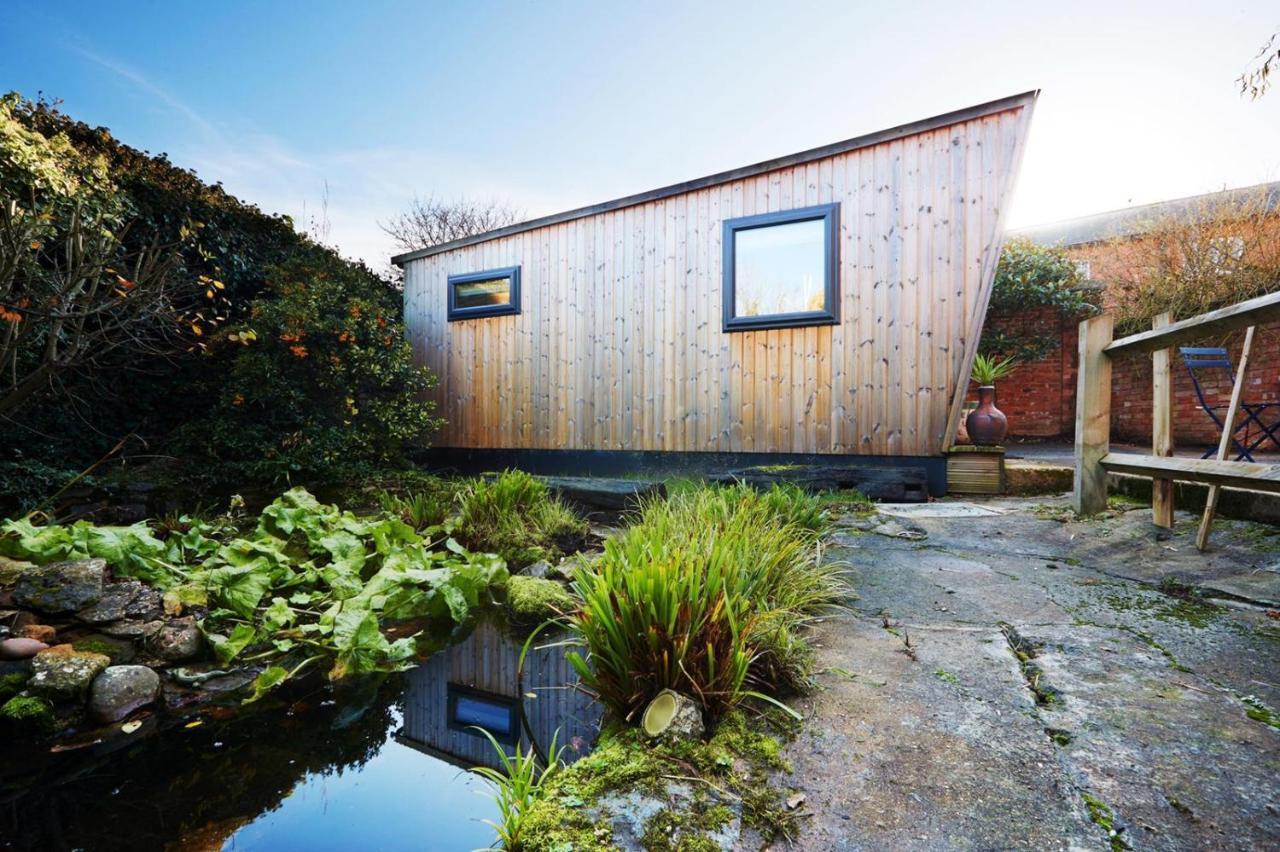 The Cabin Bed & Breakfast Flore Luaran gambar