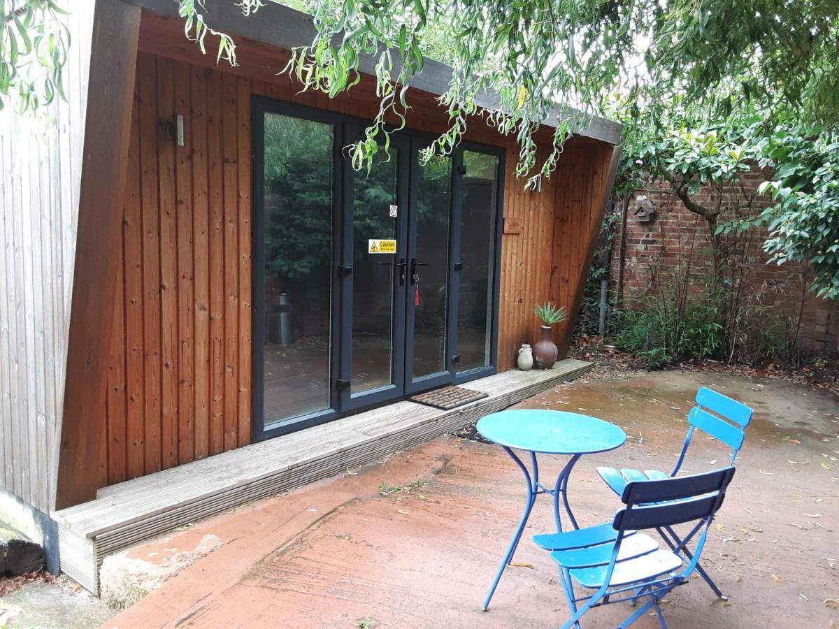 The Cabin Bed & Breakfast Flore Luaran gambar