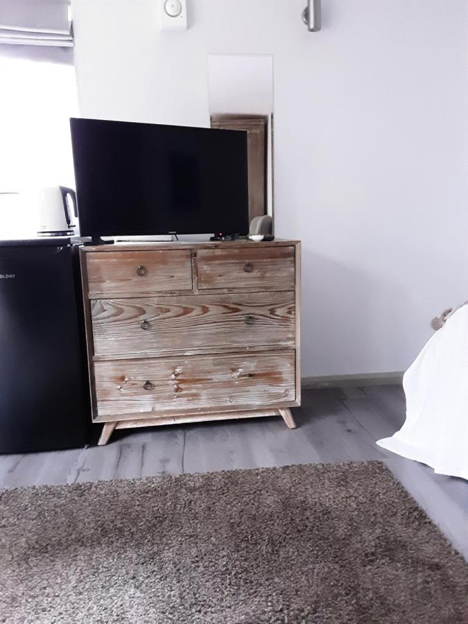 The Cabin Bed & Breakfast Flore Luaran gambar
