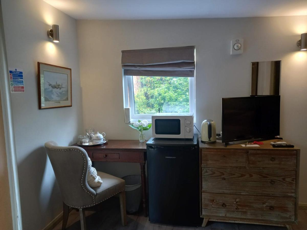 The Cabin Bed & Breakfast Flore Luaran gambar
